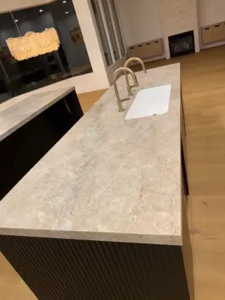 Kitchen prepared by a Phoenix move in cleaning service